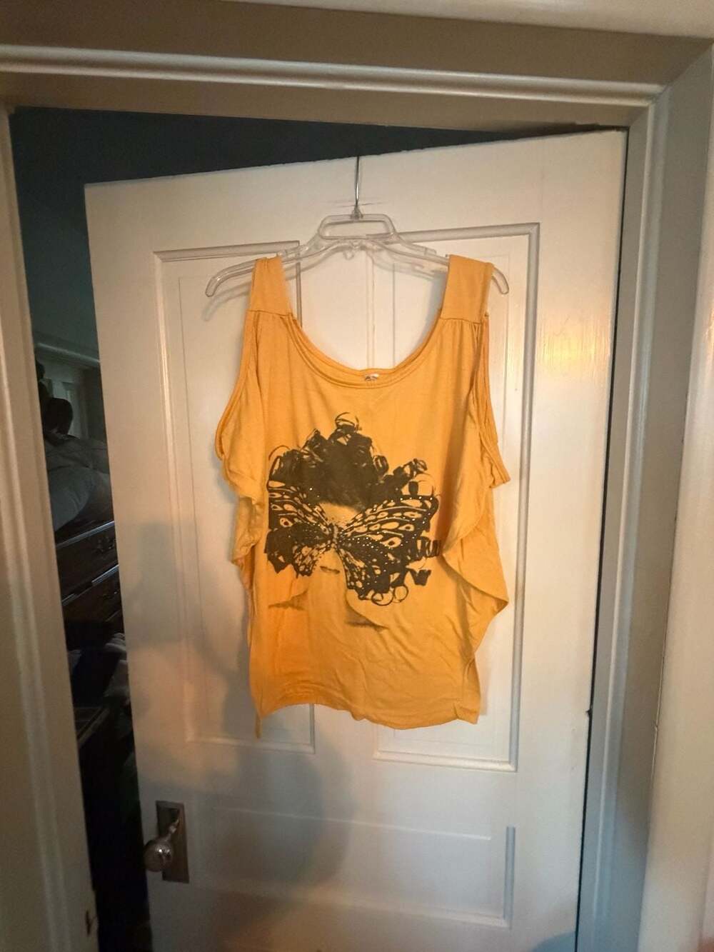 People Passion Yellow Butterfly Graphic Cold Shoulder Tank Top